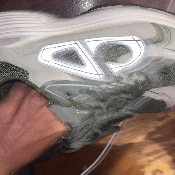 Dior b22s good condition worn 3 times - Picture 3 of 3